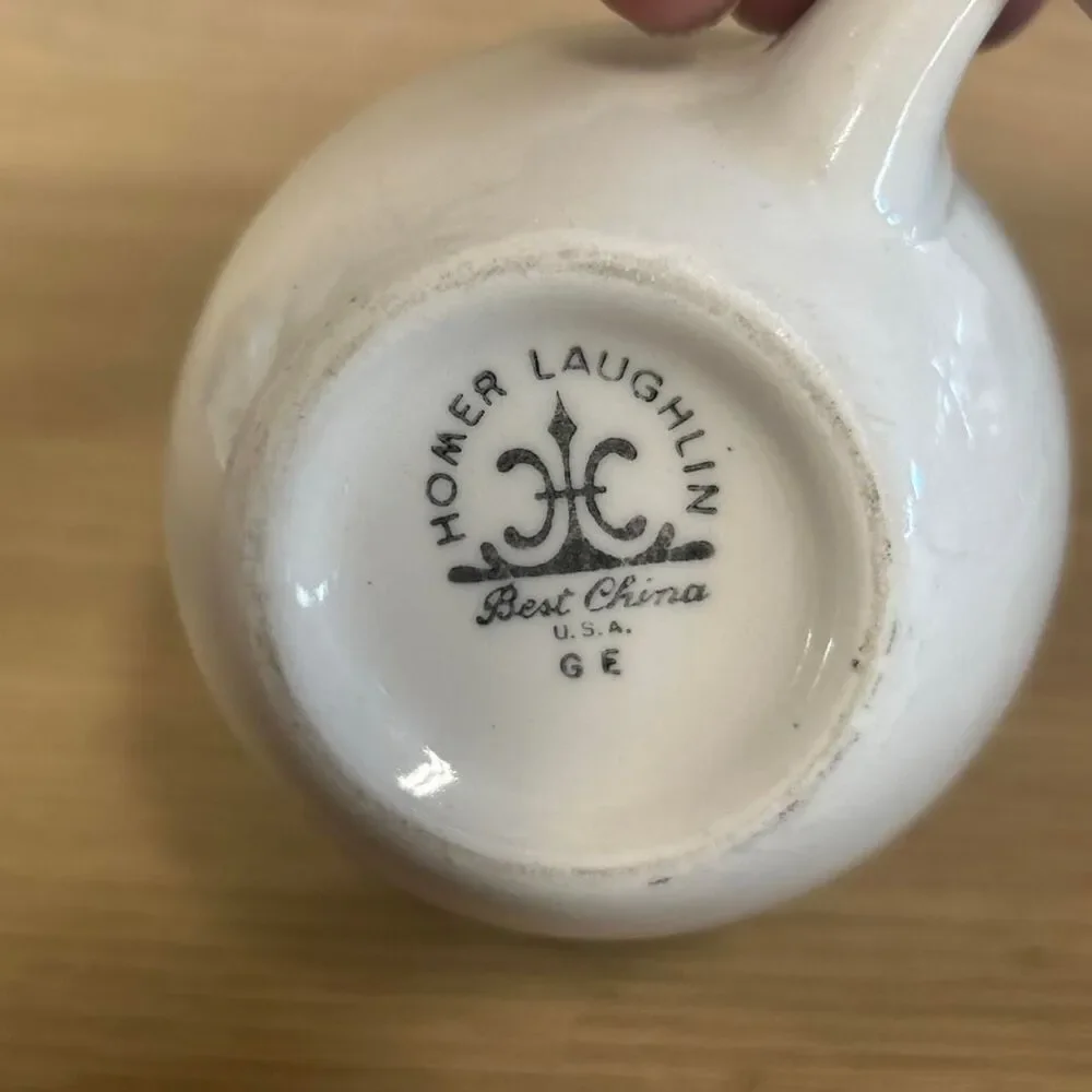 Unbranded Green and White Dinnerware